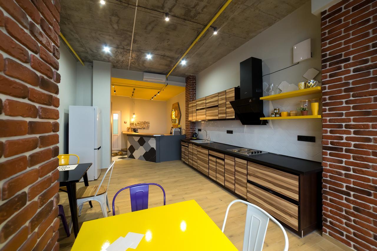 Hotel Bee Station 키예프 외부 사진